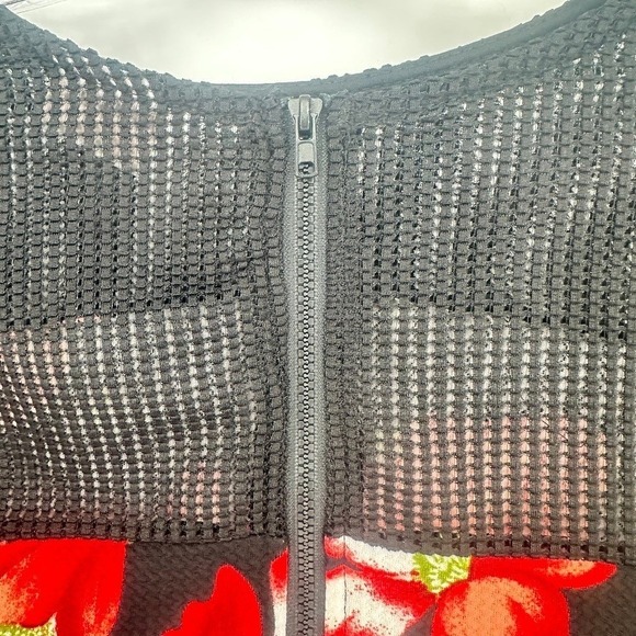 Impulse Black Red Floral Mesh Ruffle Sleeve Cropped Top Medium - Picture 8 of 16